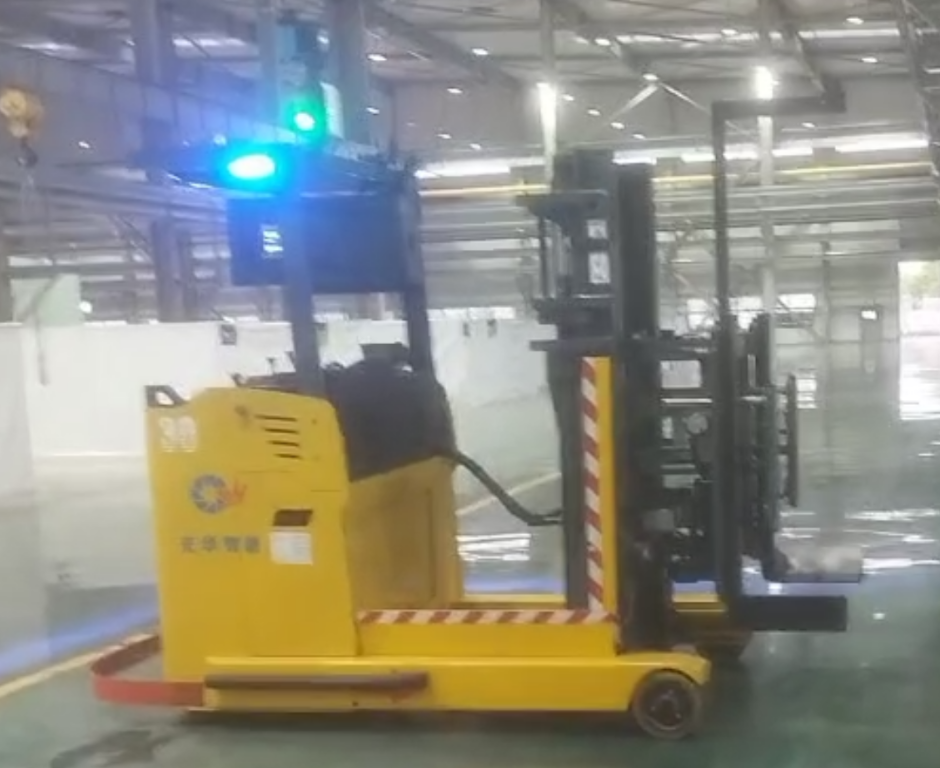 GHZJ T3-D Station driving forward moving handling robot